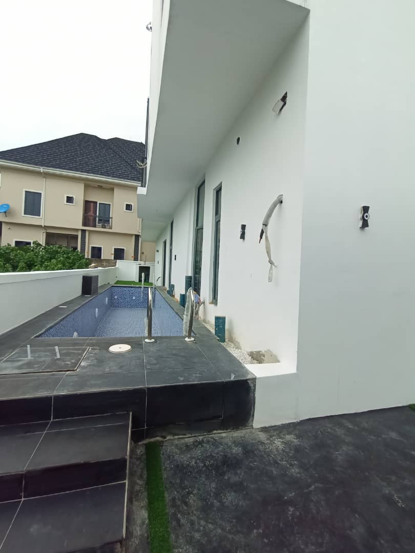 5 bedroom duplex in megamound estate, lekki