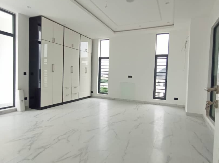 5 bedroom duplex in megamound estate, lekki