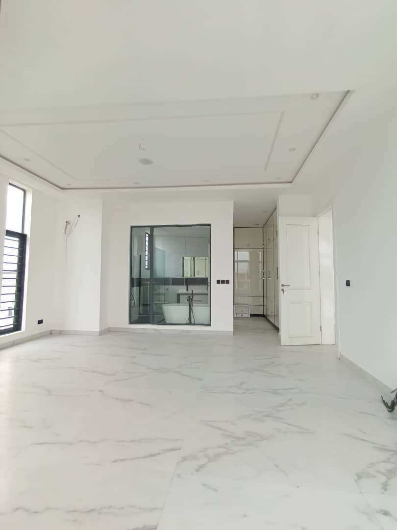 5 bedroom duplex in megamound estate, lekki