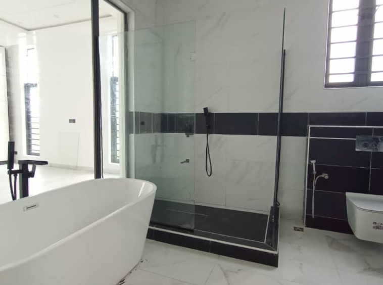 5 bedroom duplex in megamound estate, lekki