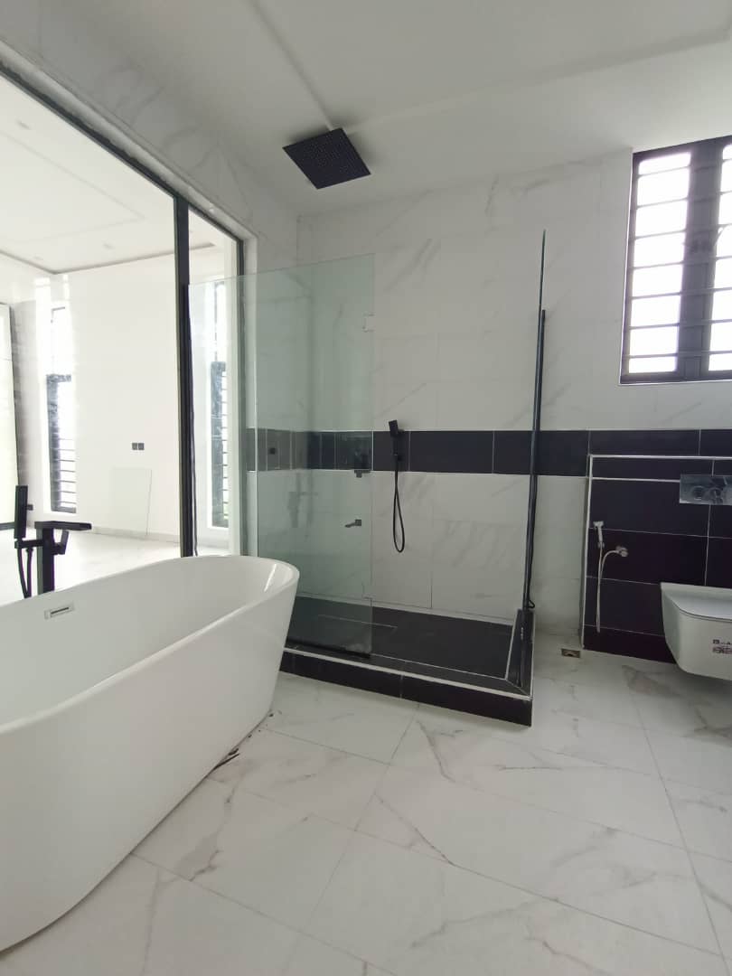 5 bedroom duplex in megamound estate, lekki