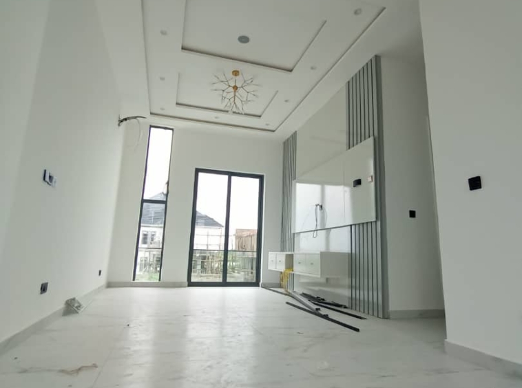 5 bedroom duplex in megamound estate, lekki